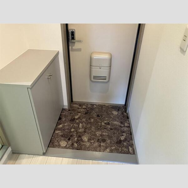 S・フルール千里の玄関