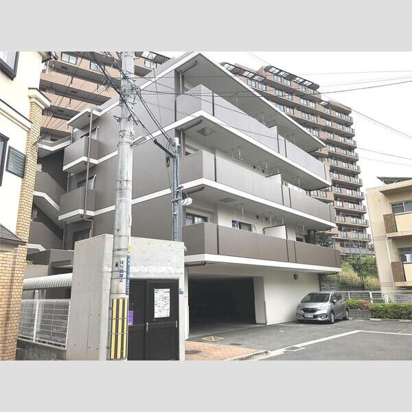 S・フルール千里の外観