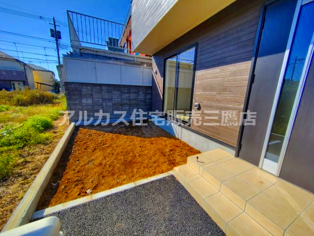 調布市深大寺東町１丁目 京王線 つつじヶ丘駅 新築戸建の庭