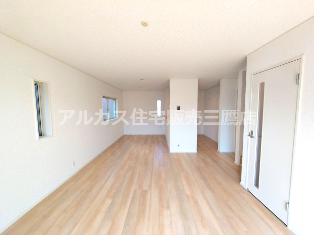 調布市深大寺東町１丁目 京王線 つつじヶ丘駅 新築戸建の居間・リビング