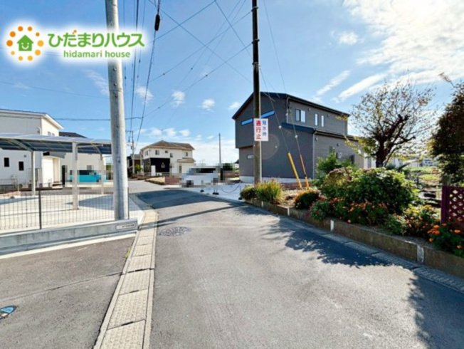 【前面道路含む現地写真】 | 水戸見川12期　新築戸建　5号棟 | 落ち着いた住環境が魅力的です☆