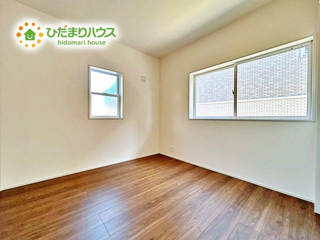 【洋室】 | 水戸見川12期　新築戸建　5号棟 | リビングと隣り合わせにあるお部屋！扉を閉めれば、来客用の部屋として使えます♪