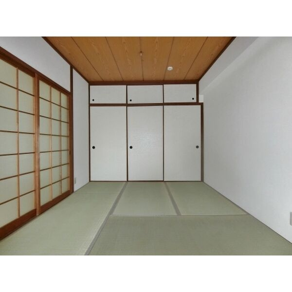 エサキ南ビルの和室
