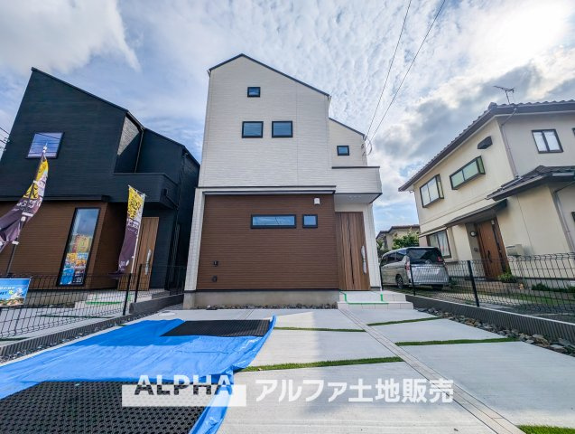 立川市砂川町3丁目新築戸建2棟の外観|【Sunshine】◆陽溜まり◆の温もりを感じ、ふわりと寄り添う太陽の妖精たちが自然と僕達を微睡ませる。うとうとしたい訳ではないがそんな時間が嫌いじゃない自分がここにいる。