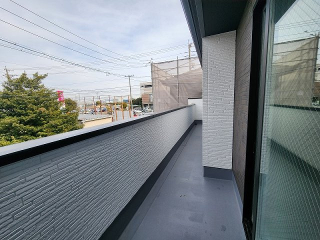 小牧市東１丁目　新築戸建　１号棟のバルコニー|広々としたバルコニーです