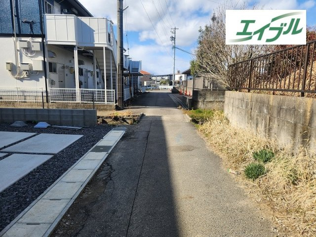 小牧市東１丁目　新築戸建　１号棟の前面道路含む現地写真