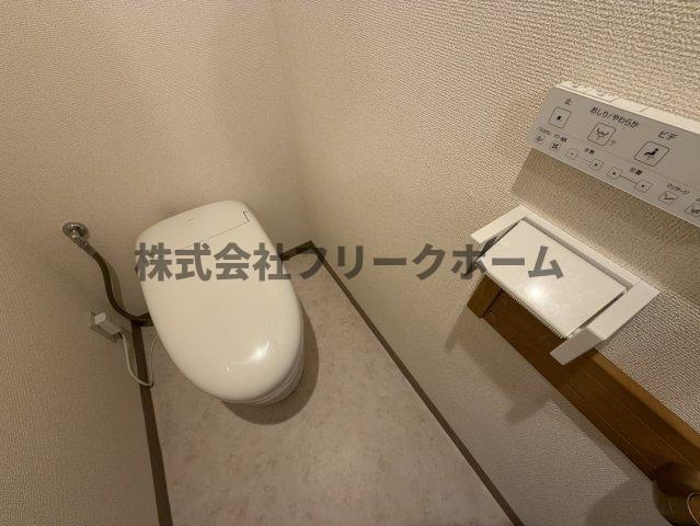 武蔵野市中町１丁目の賃貸マンションのトイレ