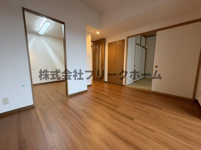 武蔵野市中町１丁目の賃貸マンションの居間・リビング