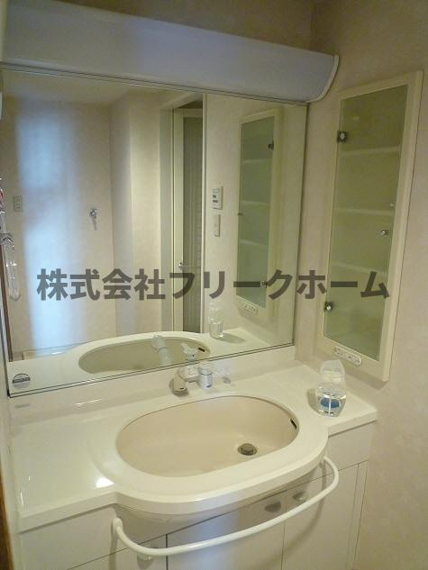 武蔵野市中町１丁目の賃貸マンションの洗面所