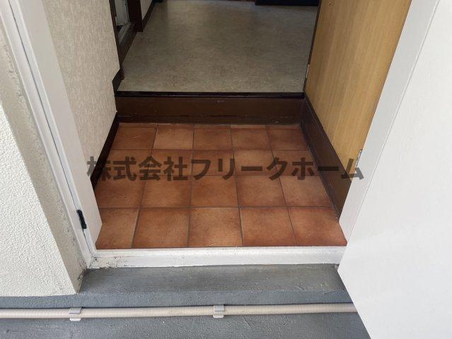 岡本ハイツの玄関