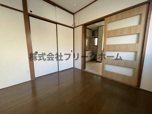 岡本ハイツの居間・リビング