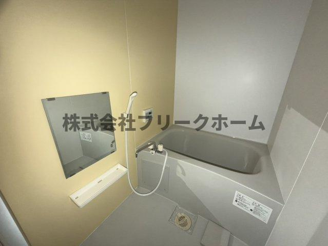 小金井市東町２丁目のアパートの浴室