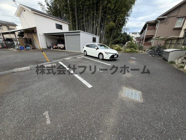 小金井市東町２丁目のアパートの駐車場