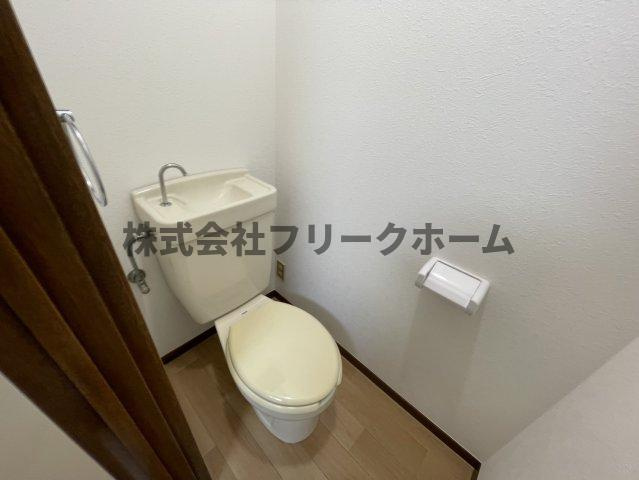 三鷹市上連雀８丁目のアパートのトイレ