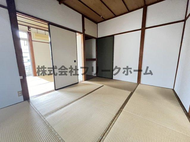 三鷹市上連雀３丁目のアパートの寝室