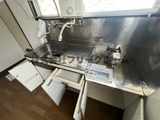 三鷹市上連雀３丁目のアパートのキッチン