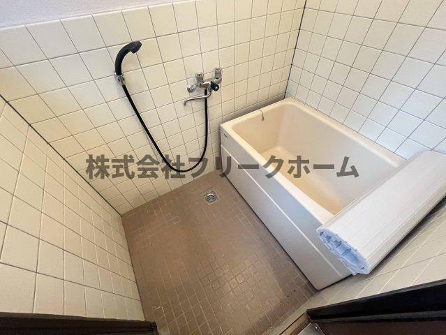 赤澤貸家の浴室