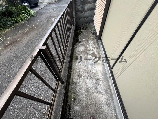 赤澤貸家のバルコニー