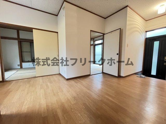 赤澤貸家の居間・リビング