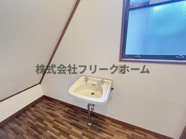 赤澤貸家の洗面所