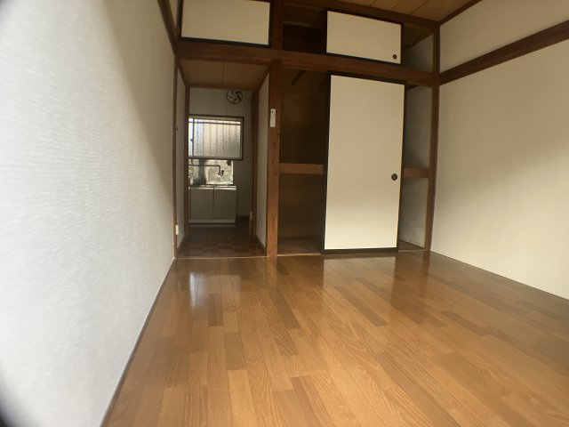 スカイコーポの洋室
