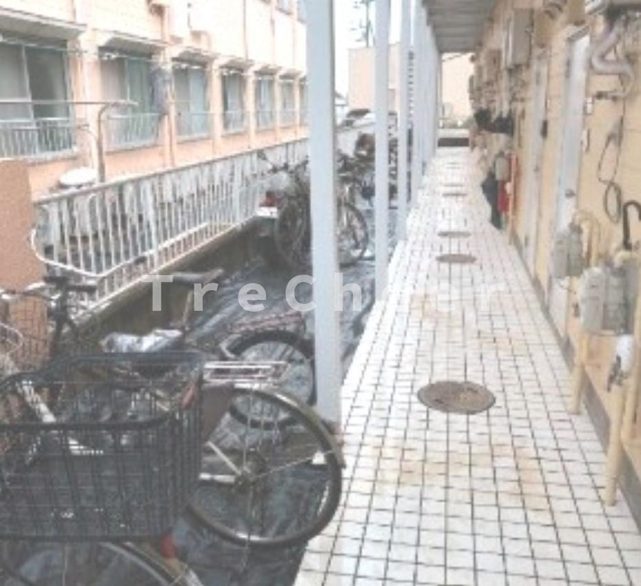 プラザドゥーぺートンＡ棟のエントランス