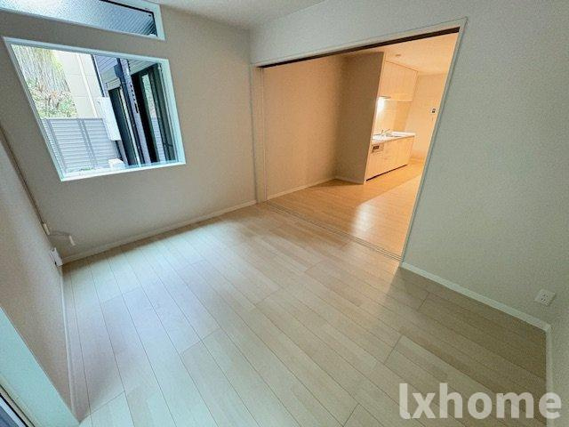 シェモア茨木市郡山二丁目の居間・リビング|ゆったり過ごせるリビングです