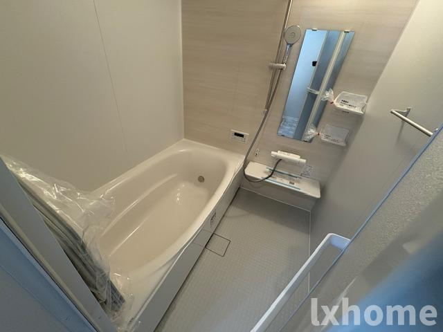 シェモア茨木市郡山二丁目の浴室|コンパクトで使いやすいお風呂です