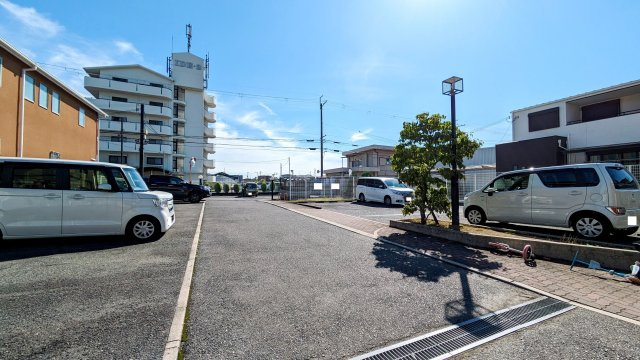 【駐車場】