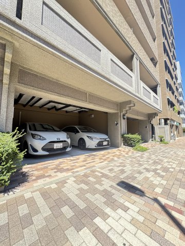 ライオンズマンション六甲の駐車場