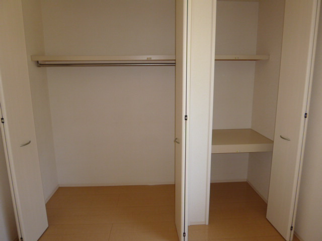 アドラブールCの収納|クローゼット