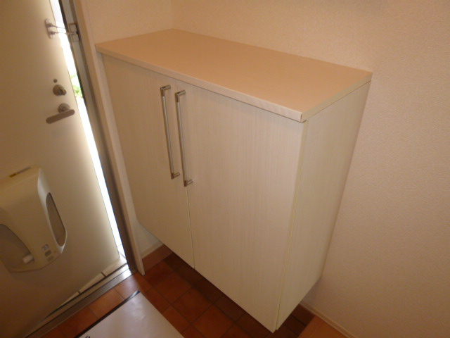 アドラブールCの玄関