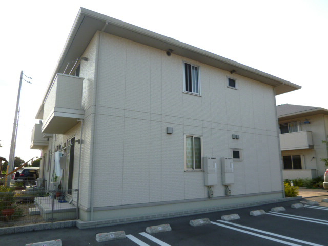 アドラブールCの駐車場