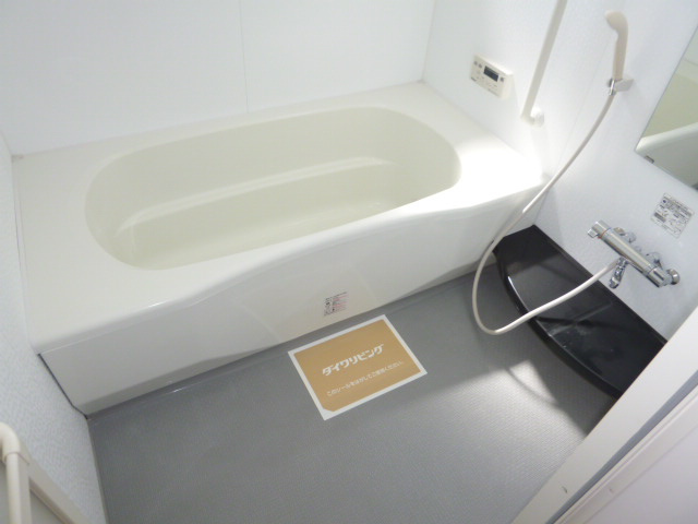 アドラブールCの浴室|追い焚きバス