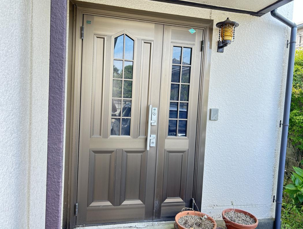 ひたちなか市大字高野　中古戸建の玄関