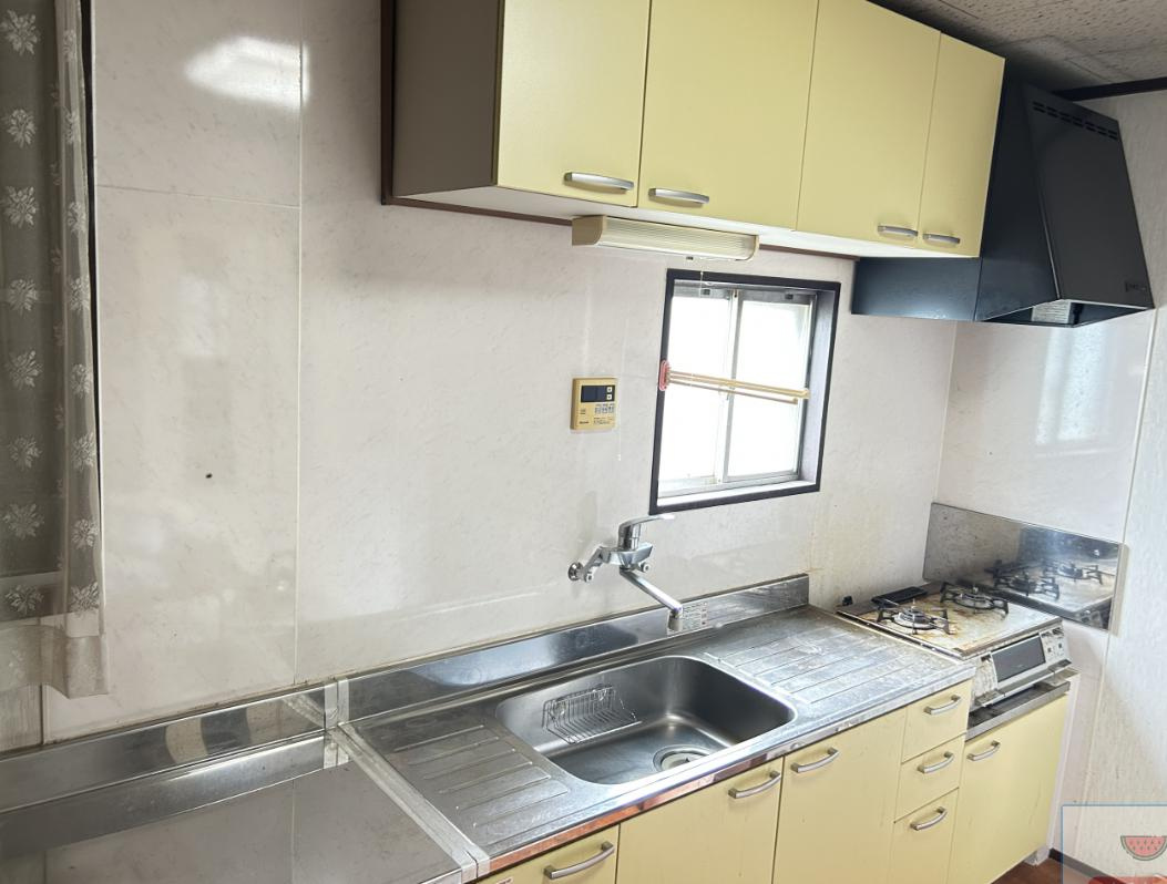 ひたちなか市大字高野　中古戸建のキッチン