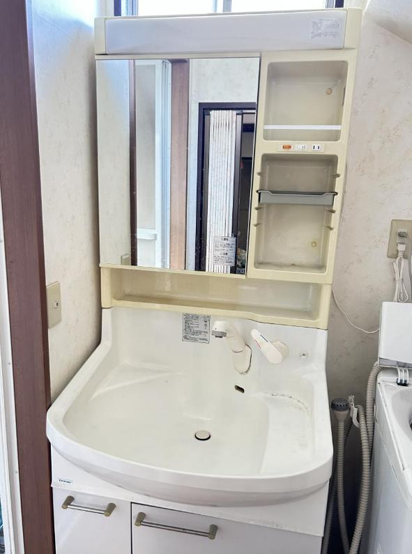 ひたちなか市大字高野　中古戸建の独立洗面台