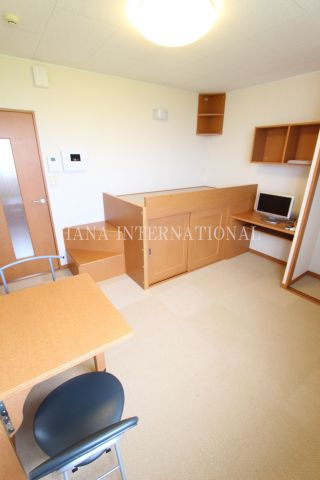 サンモールガーデンの居間・リビング