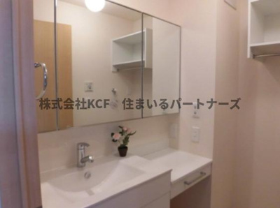 【洗面所】 | グランピエール瀬戸口 | コンパクトで使いやすい洗面所