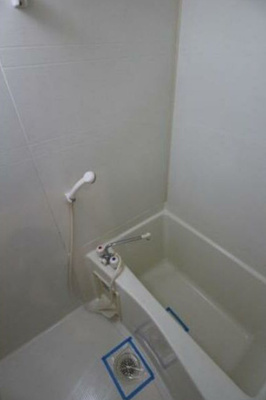 【浴室】 | ヨーロピアンシャレー城南 | お風呂です