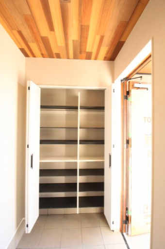 旭町3丁目　新築戸建の収納|玄関収納