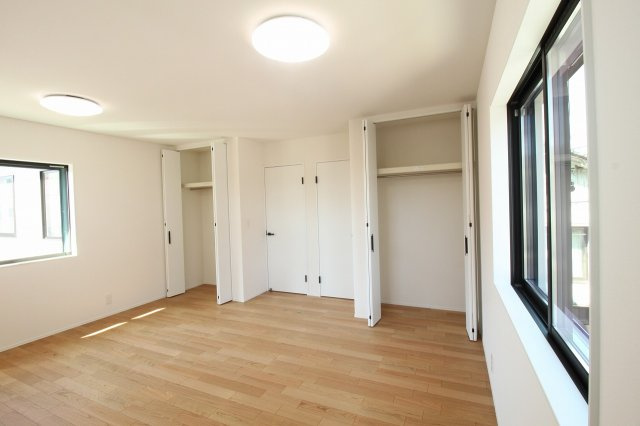 旭町3丁目　新築戸建の洋室|2Ｆ　5.76帖+5.76帖