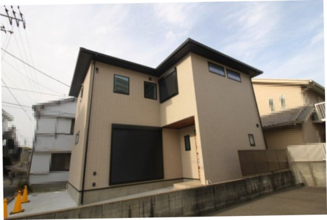 旭町3丁目　新築戸建の駐車場