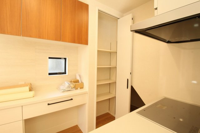 旭町3丁目　新築戸建の収納|カップボード