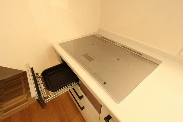 旭町3丁目　新築戸建のキッチン|ＩＨクッキングヒ－タ－