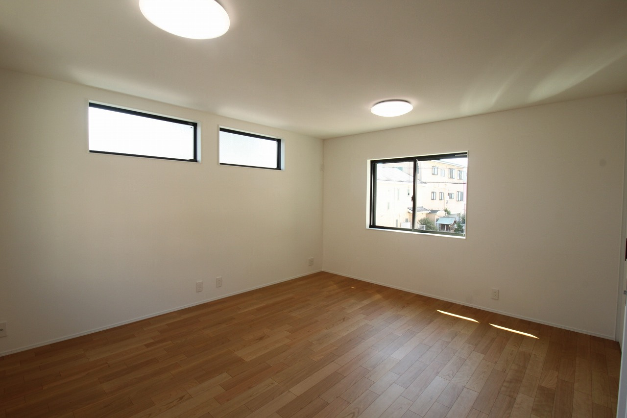 旭町3丁目　新築戸建の洋室|2Ｆ　5.76帖+5.76帖