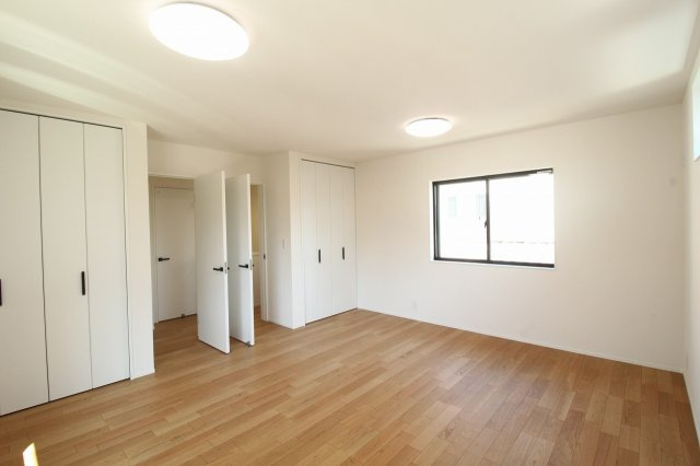 旭町3丁目　新築戸建の洋室|2Ｆ　5.76帖+5.76帖