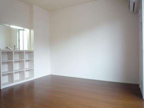 【居間・リビング】 | ドルフ東矢倉 | おしゃれな居間です