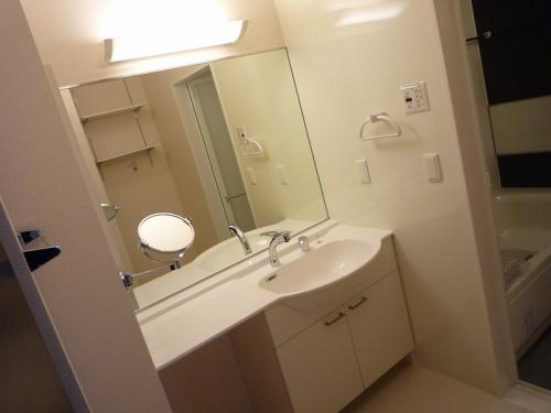 【洗面所】 | ドルフ東矢倉 | コンパクトで使いやすい洗面所