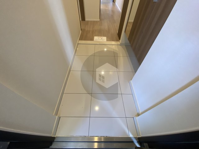 エスリード小阪プライムプレイスの玄関